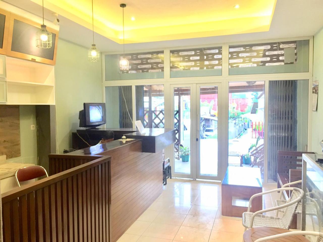 Bajo Nature Backpackers Labuan Bajo Exterior photo